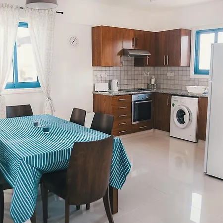 Ayios Therissos Holiday Upper Floor House 33