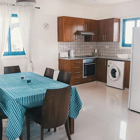 Ayios Therissos Holiday Upper Floor House 33