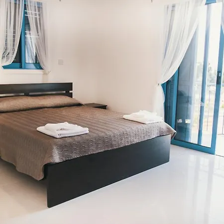Ayios Therissos Holiday Upper Floor House 33